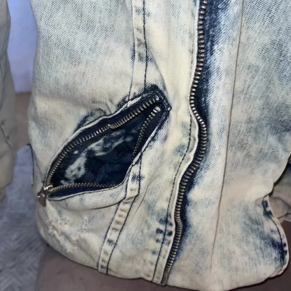 L.A.B - Picture 9 of 10